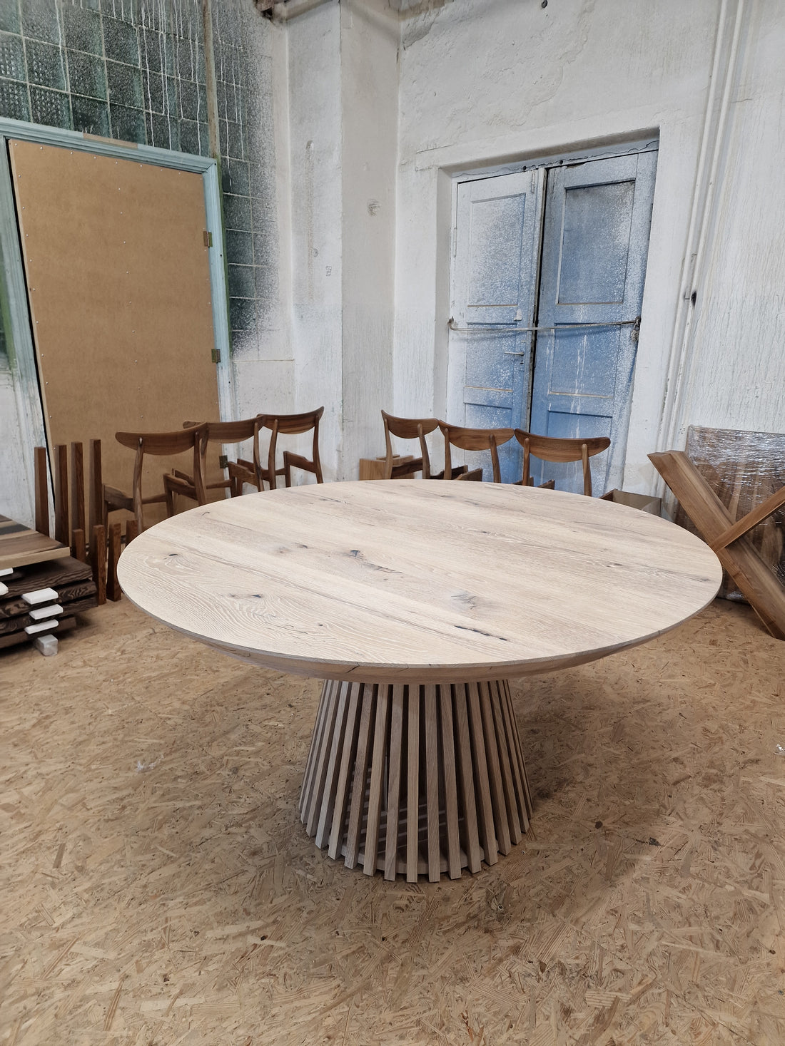 Vivien Dining Table in Cotton Oak S10hone