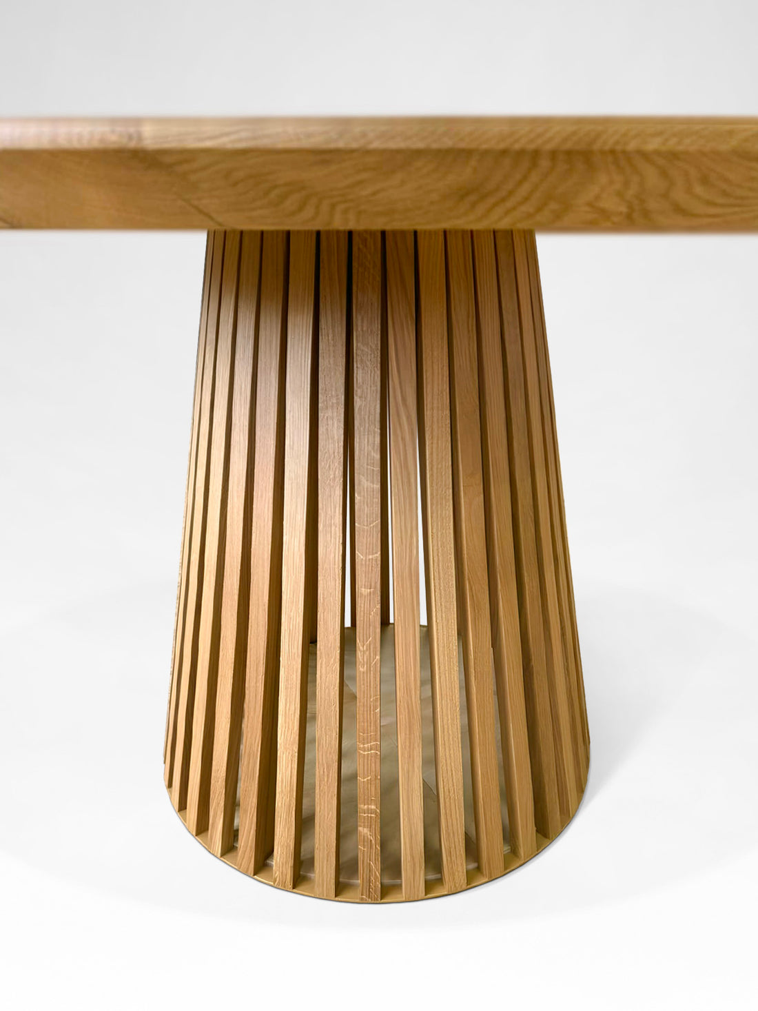 Vivien Ausziehbarer Runder Esstisch aus Massiver Eiche 